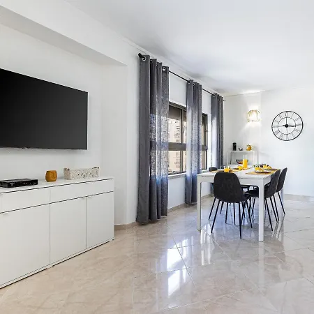 Beachside Bliss - 150 Meters From The Armacao de Pera