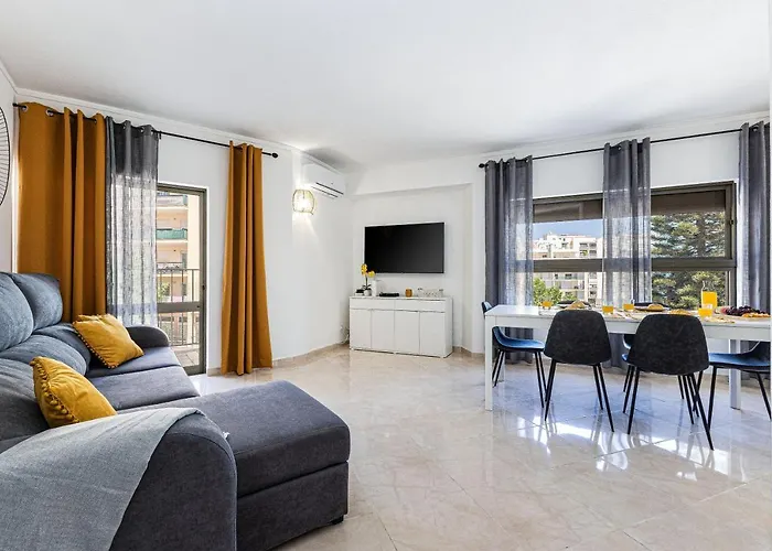 Beachside Bliss - 150 Meters From The * Armação de Pêra